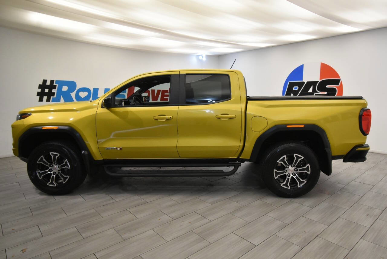 Used 2023 GMC Canyon AT4 w/ AT4 Premium Package AWD/4WD image 2