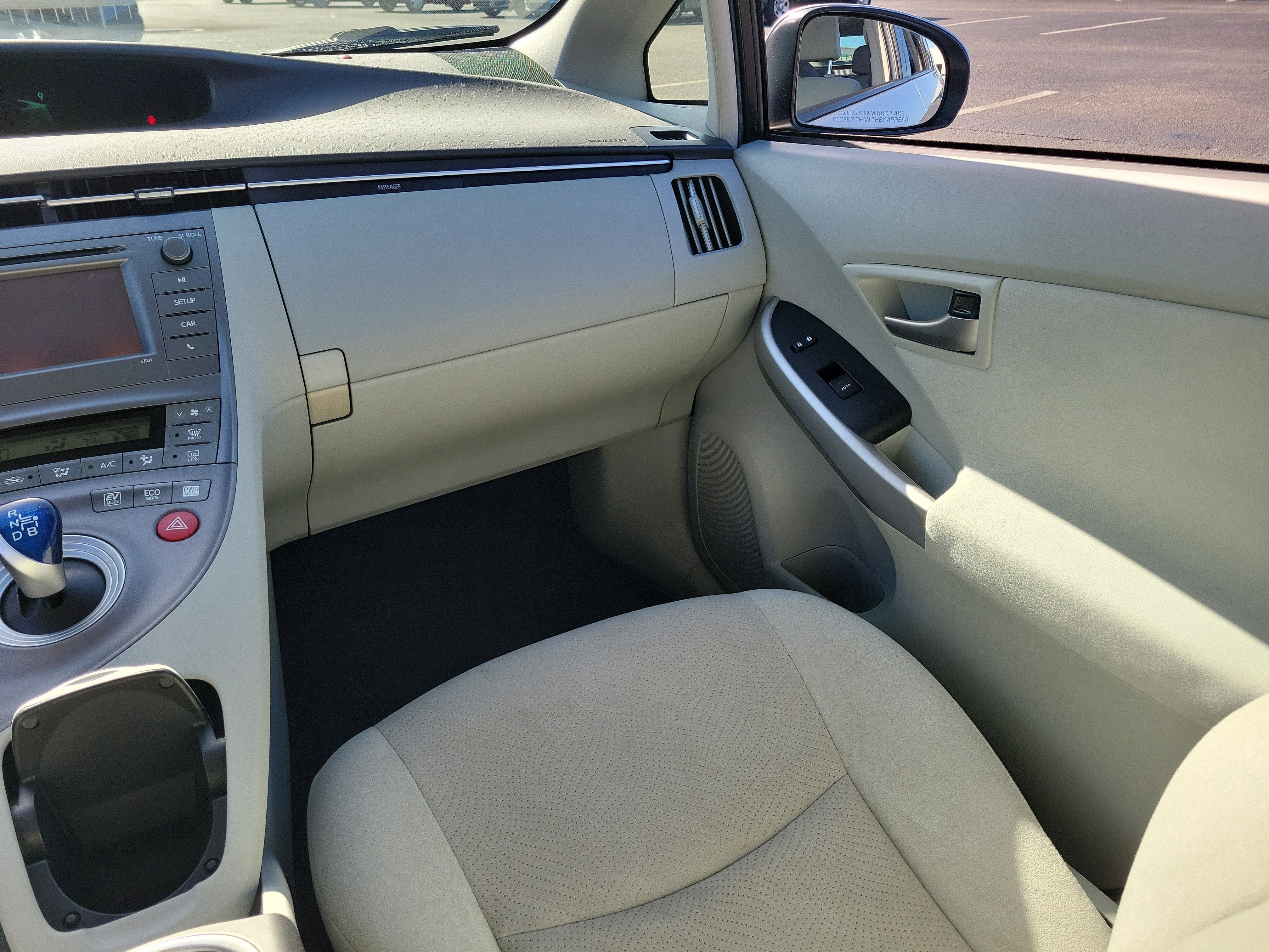 Used 2015 Toyota Prius Two FWD image 16