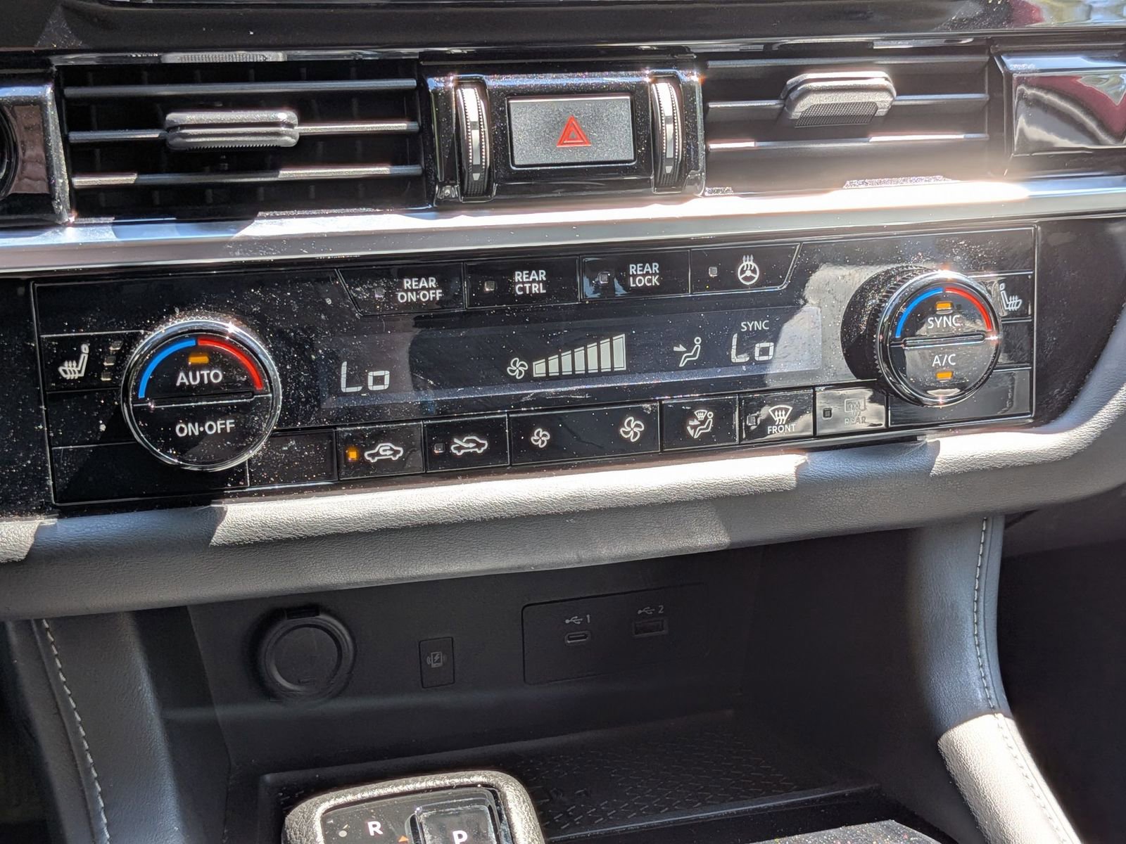 Used 2023 Nissan Pathfinder SL AWD/4WD image 25