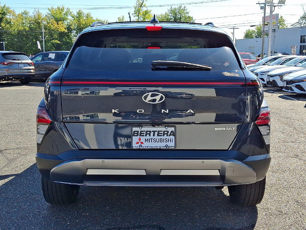 Used 2024 Hyundai Kona Limited AWD/4WD image 5
