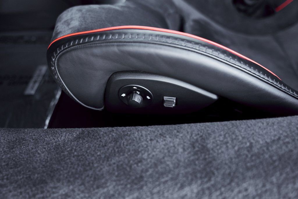 Used 2023 McLaren Artura RWD image 42