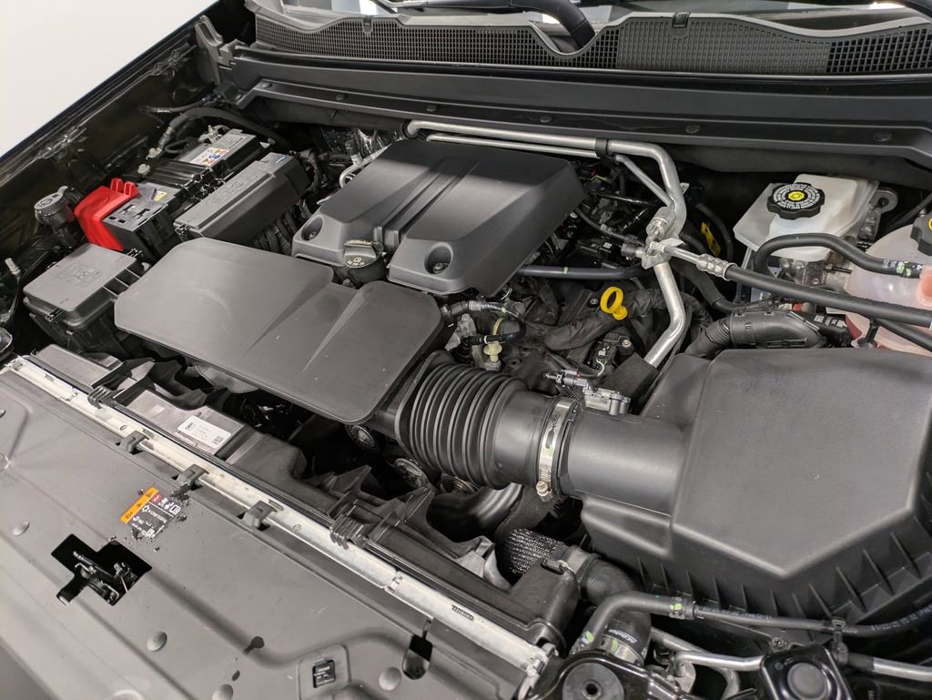 Used 2025 GMC Canyon AT4 image 31