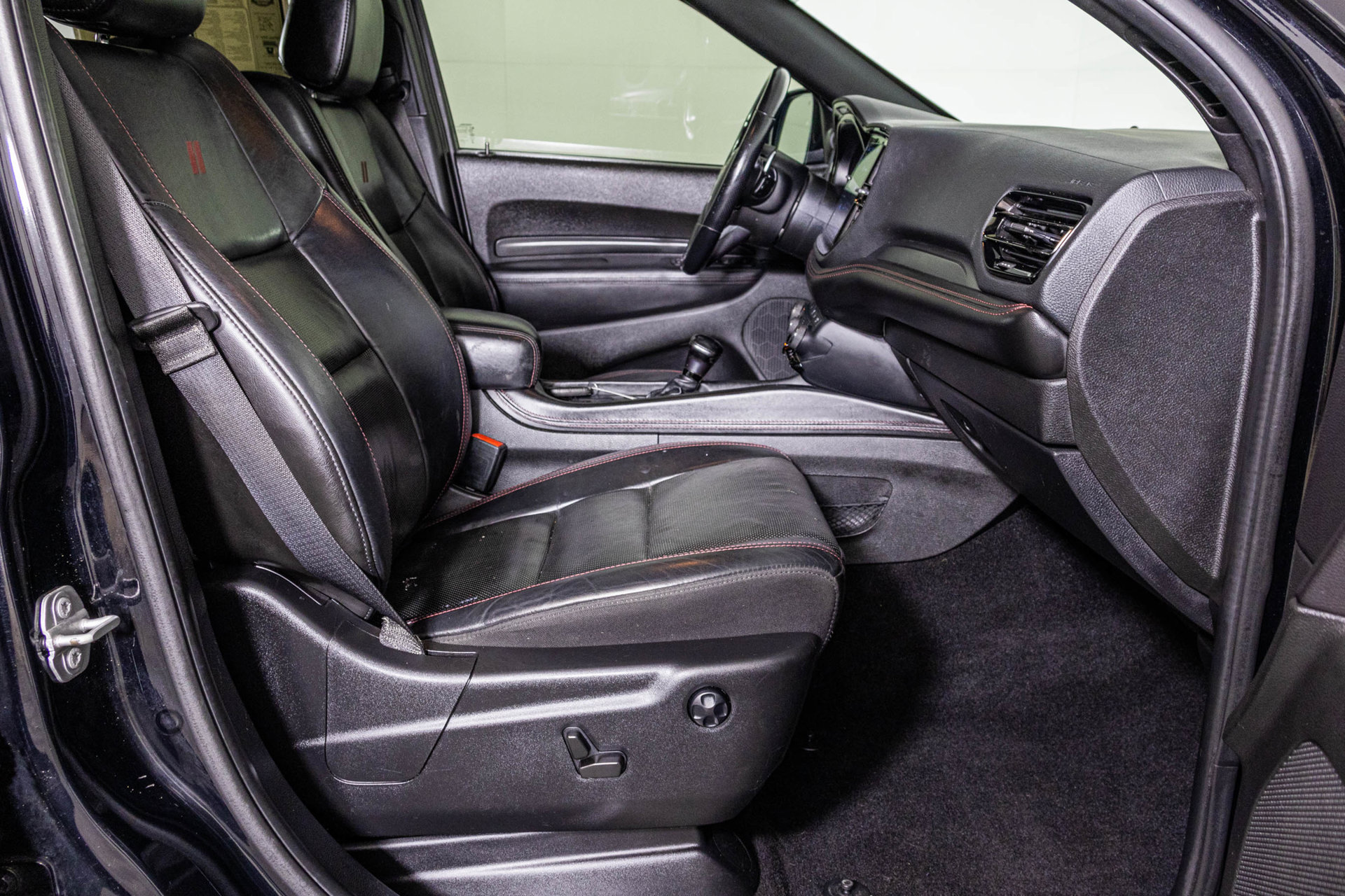Used 2021 Dodge Durango R/T w/ Blacktop Package AWD/4WD image 51