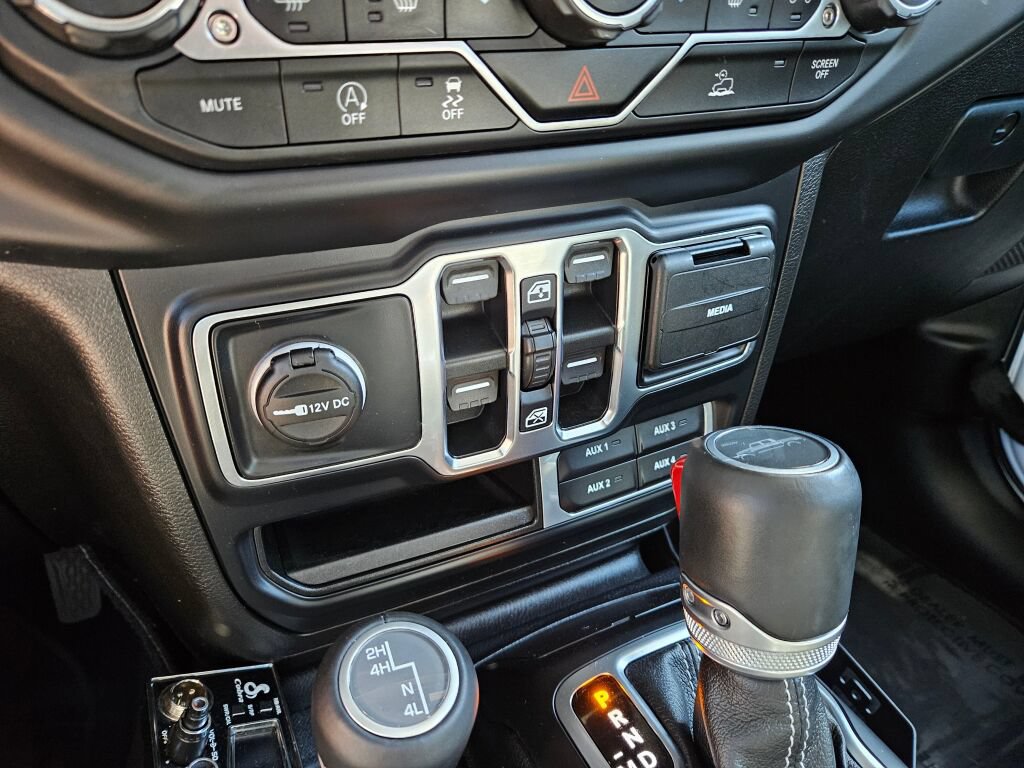 Used 2020 Jeep Gladiator Overland AWD/4WD image 24