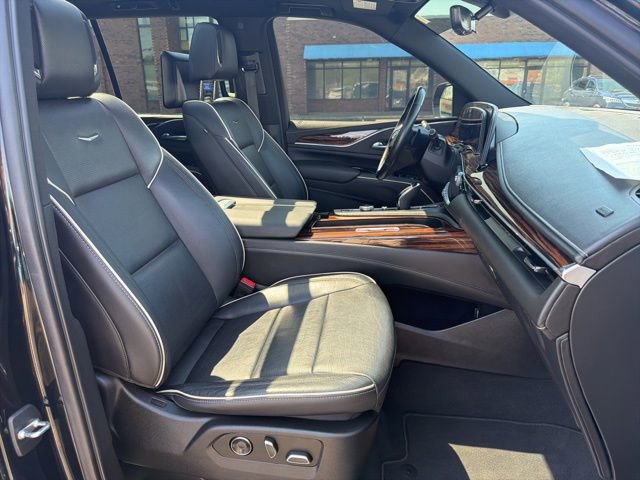 Used 2021 Cadillac Escalade Premium Luxury image 24