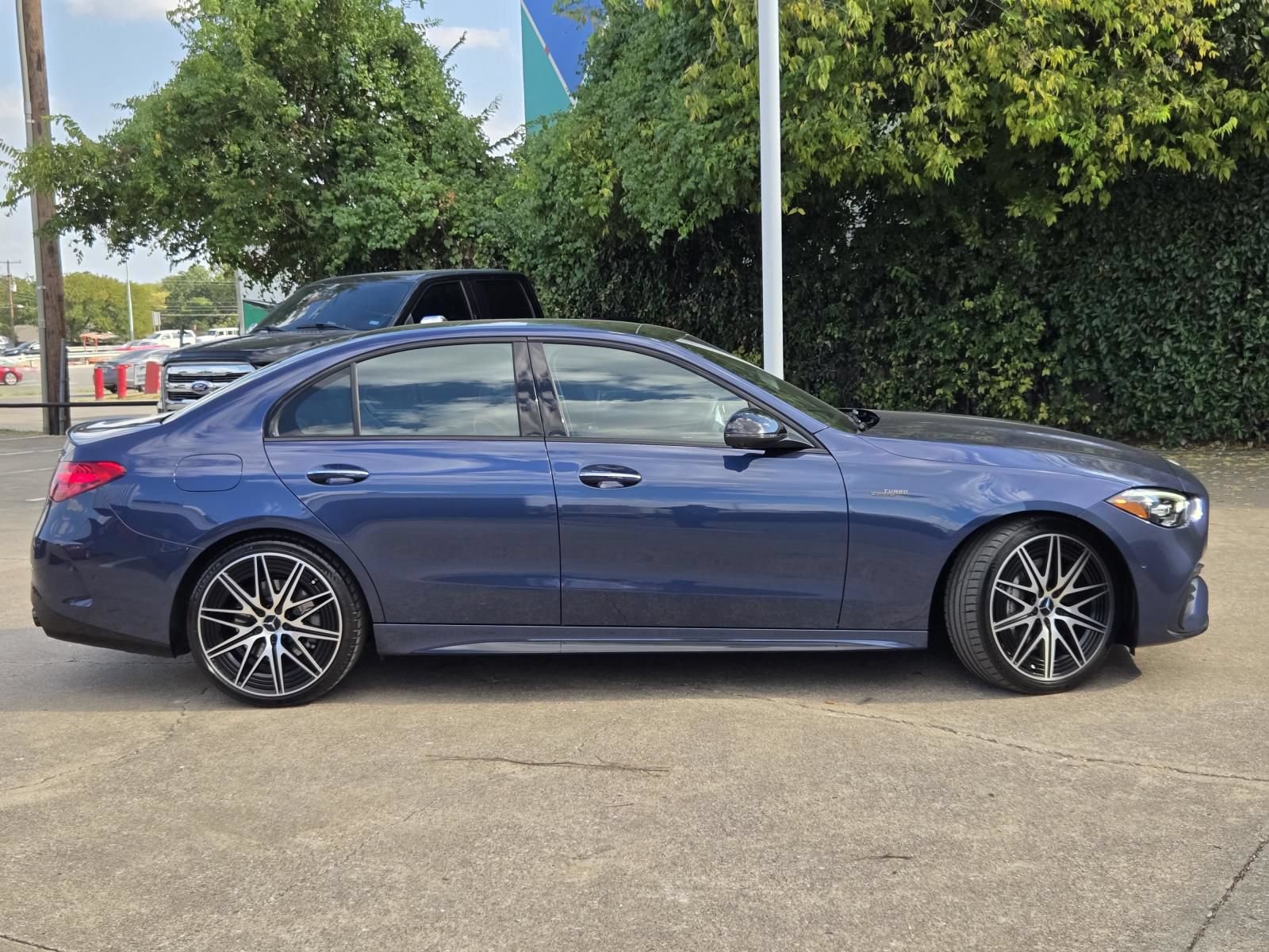 Used 2025 Mercedes-Benz C 43 AMG 4MATIC Sedan image 9