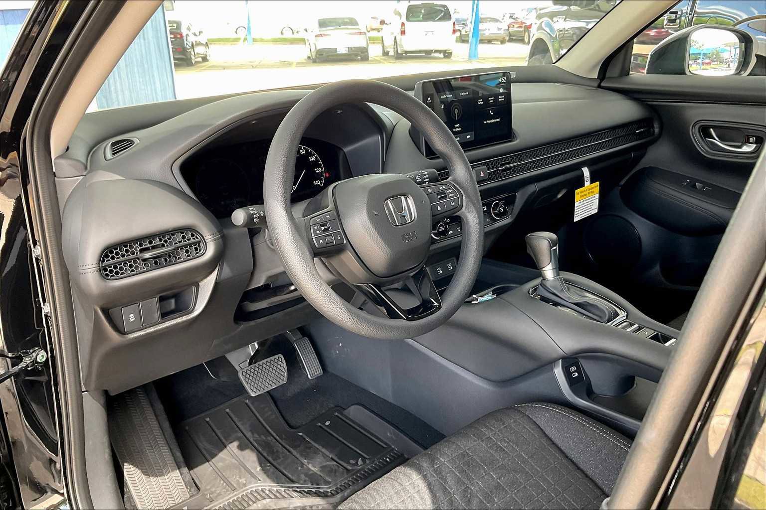 New 2026 Honda HR-V LX image 8