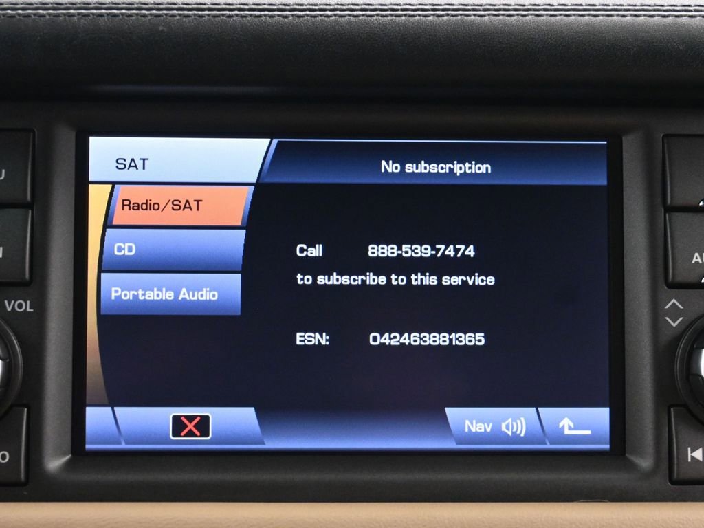 Used 2011 Land Rover Range Rover HSE LUX image 34