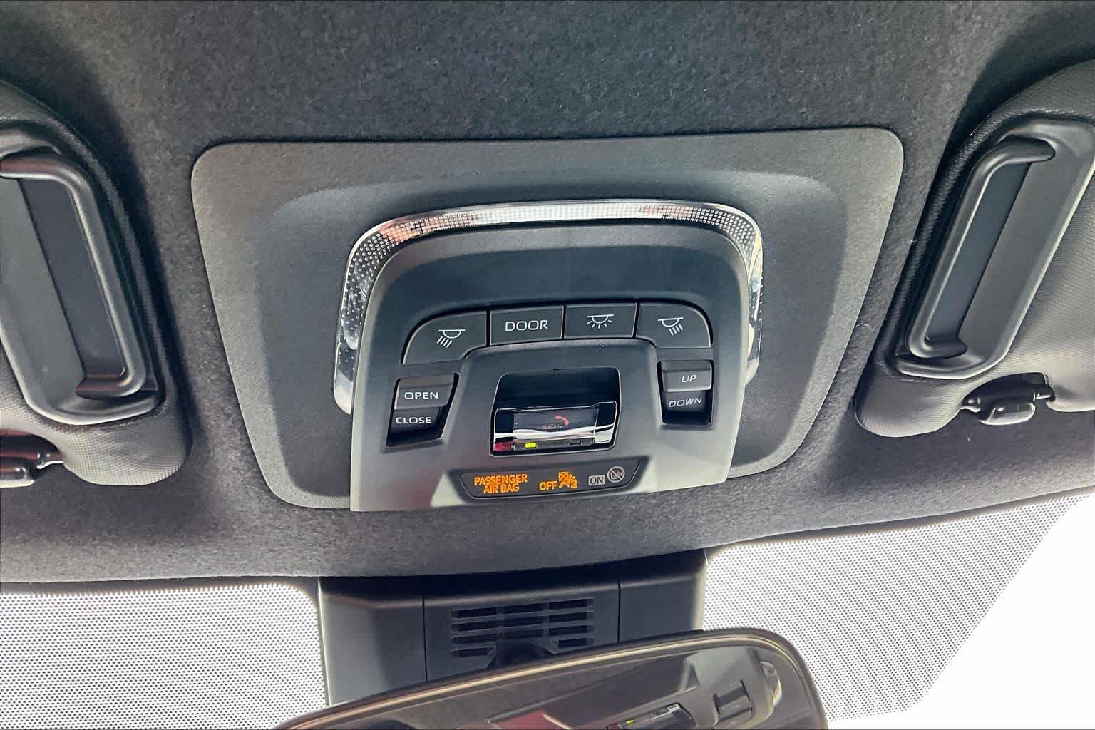 Used 2025 Toyota Corolla SE FWD image 32