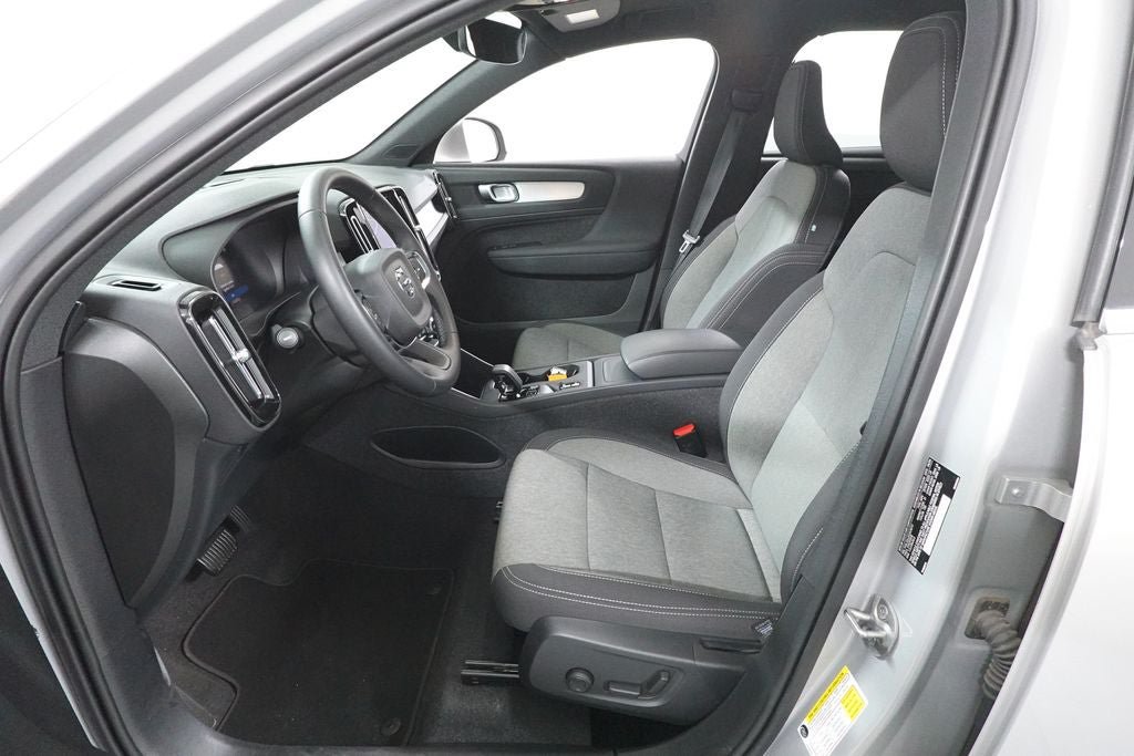 Used 2025 Volvo XC40 B5 Core AWD/4WD image 21