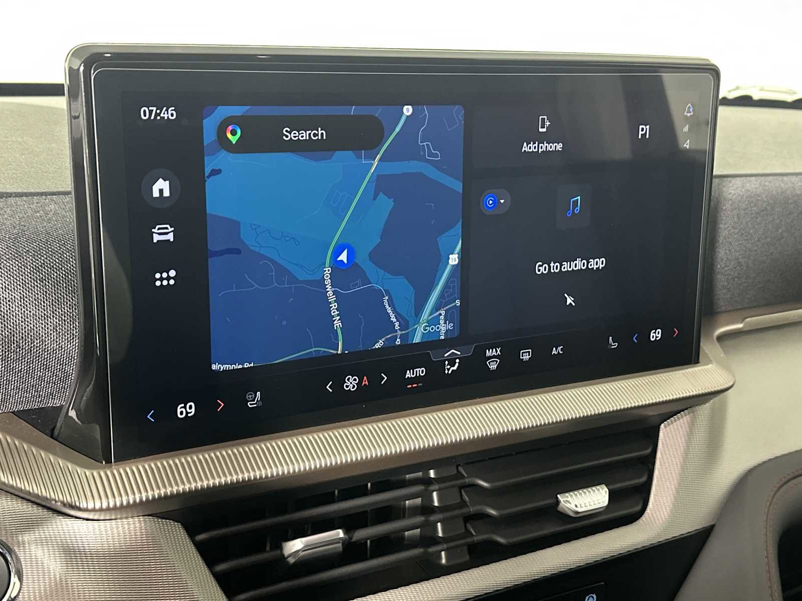 Used 2025 Ford Explorer Active w/ Active Comfort Package RWD image 33