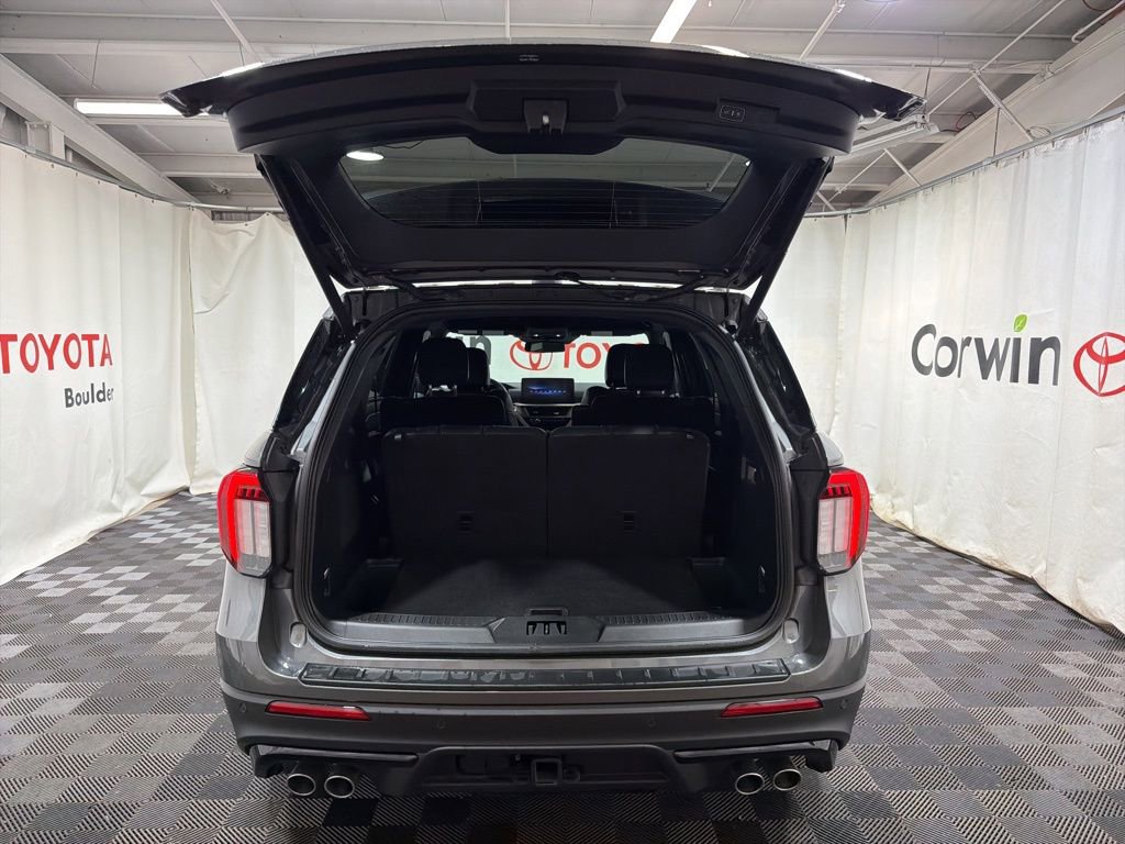Used 2025 Ford Explorer ST image 17