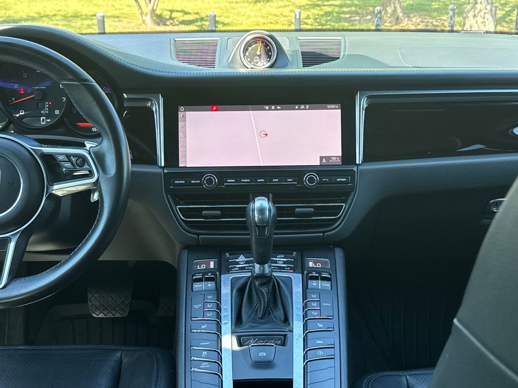 Used 2021 Porsche Macan image 17