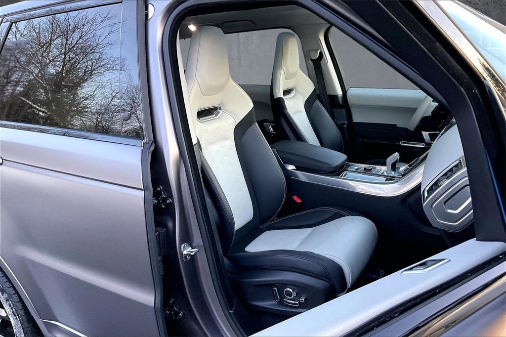 Used 2022 Land Rover Range Rover Sport SVR image 29