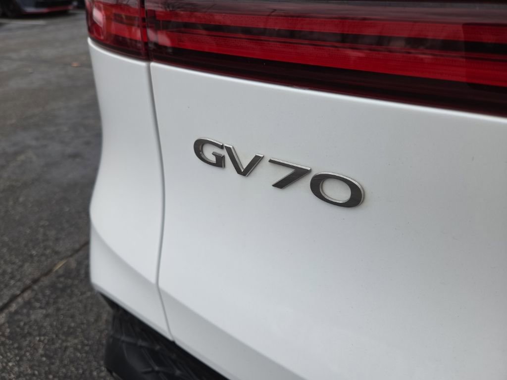 Used 2025 Genesis GV70 3.5T Sport w/ Sport Advanced Package image 10