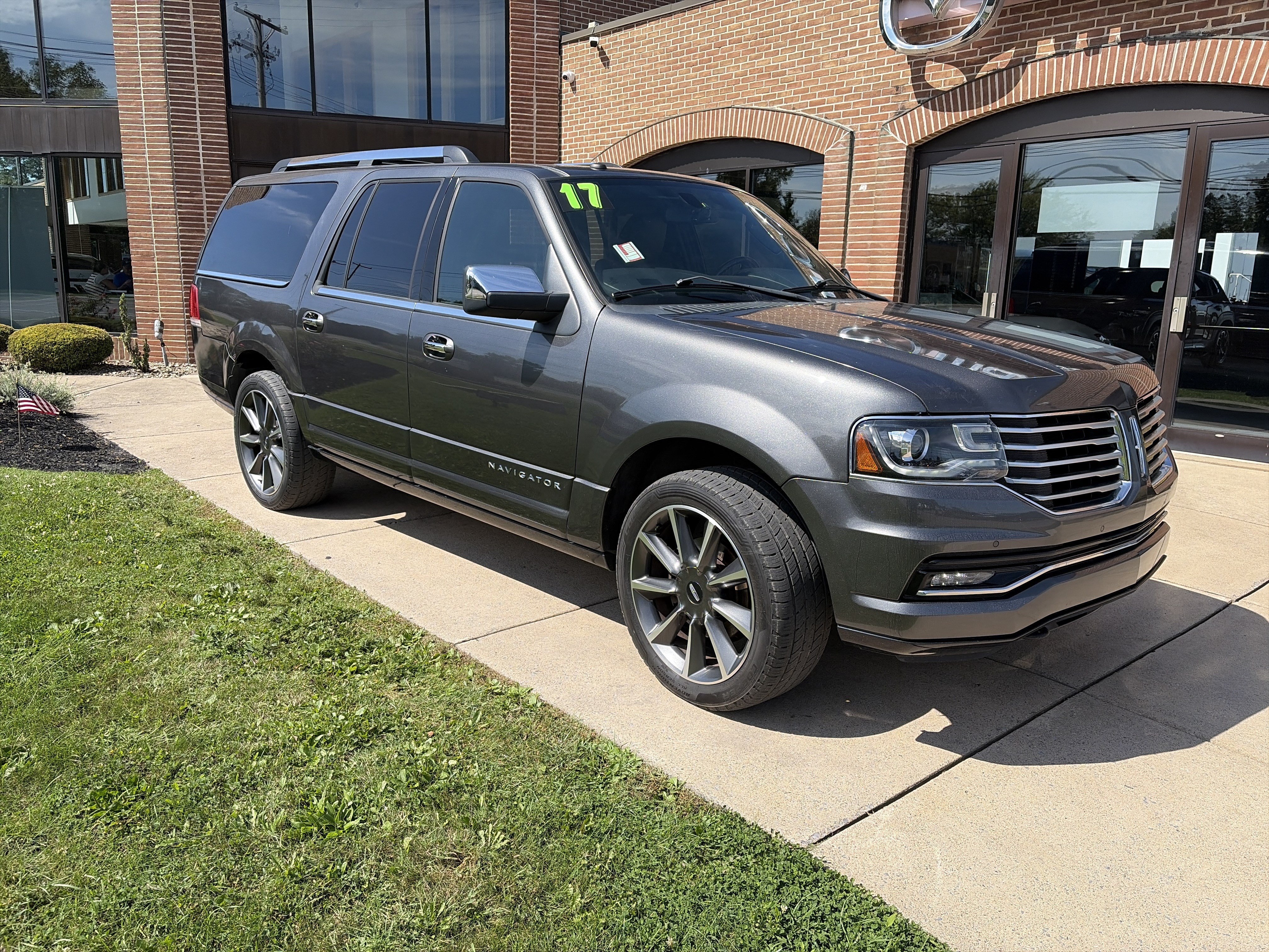 Used 2017 Lincoln Navigator L Reserve AWD/4WD image 24