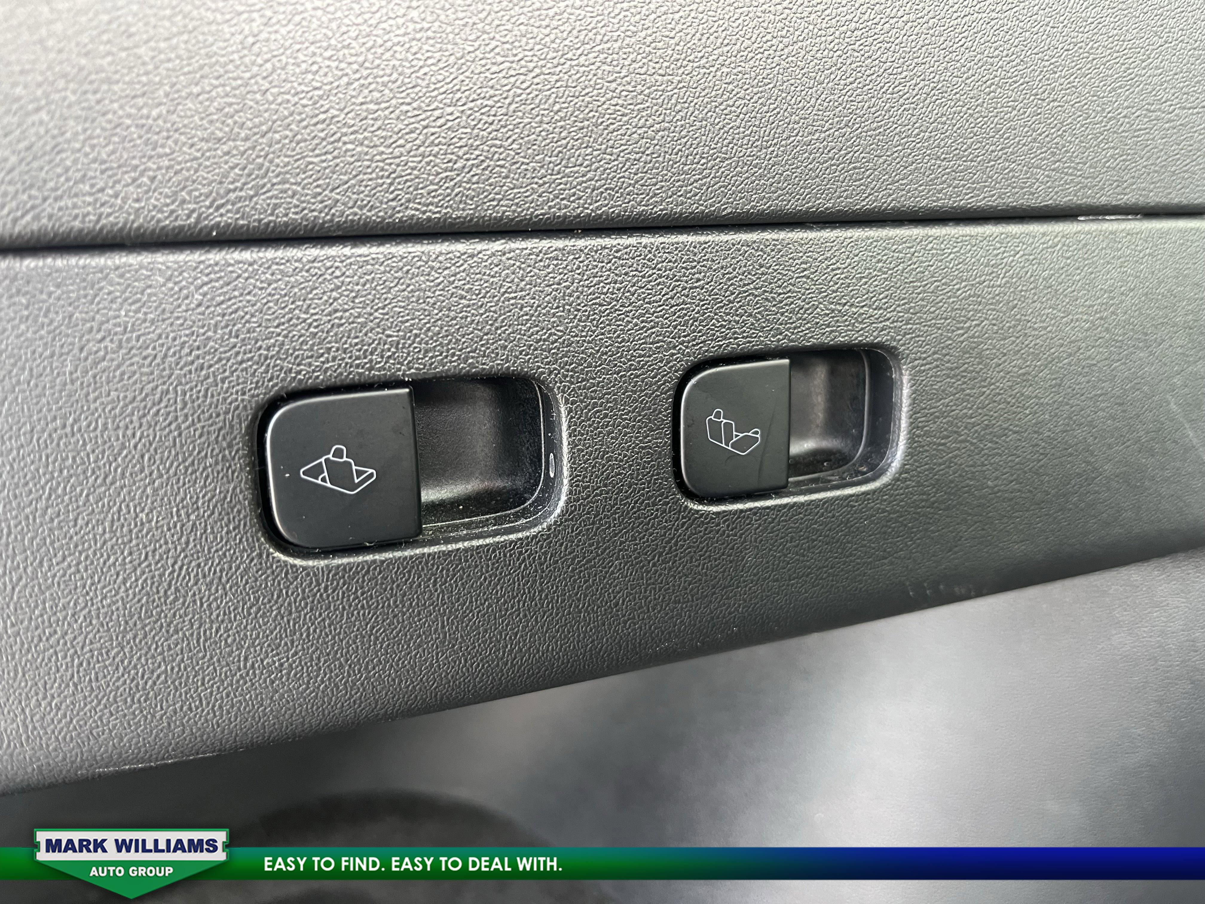 Used 2022 Tesla Model Y Long Range image 20