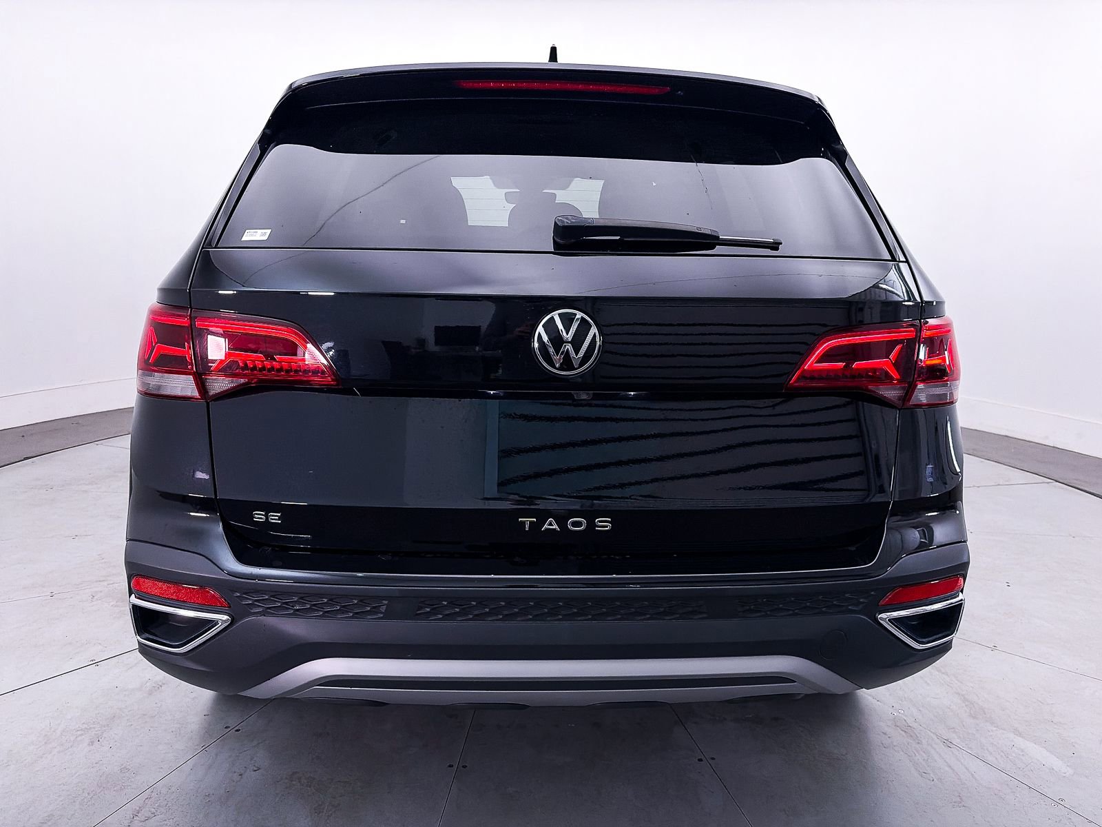 Used 2023 Volkswagen Taos SE FWD image 13
