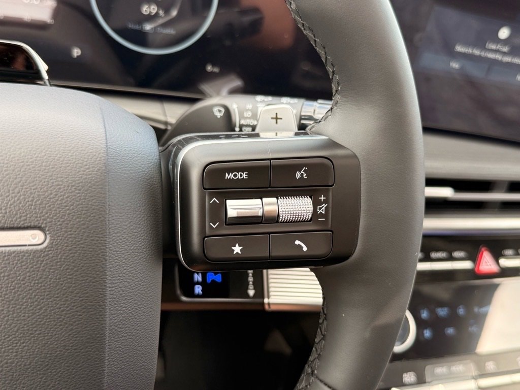 New 2025 Hyundai Santa Fe Limited image 21