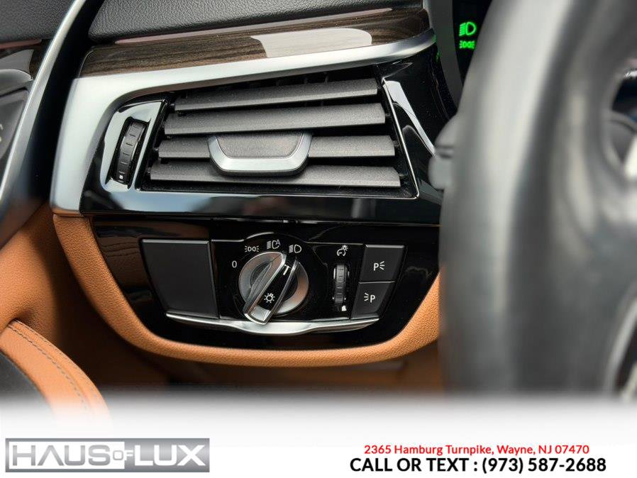 Used 2022 BMW 530i xDrive w/ Premium Package AWD/4WD image 38