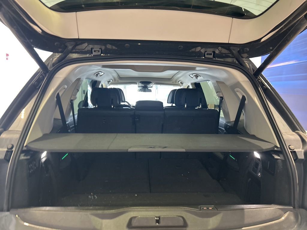 Used 2023 BMW X7 xDrive40i w/ Parking Assistance Package image 16