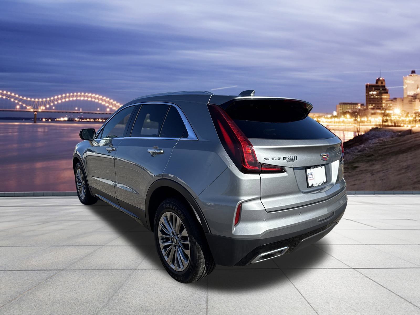 Used 2025 Cadillac XT4 Premium Luxury image 3