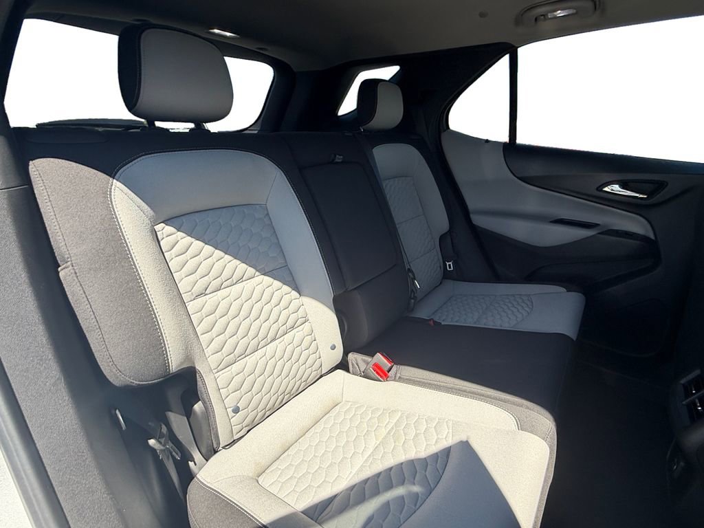 Used 2020 Chevrolet Equinox LT image 18