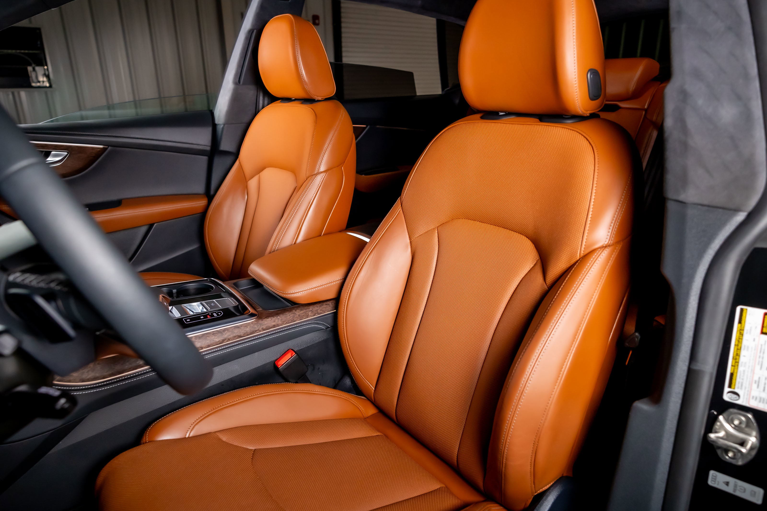 Used 2025 Audi Q8 Prestige image 4