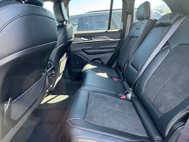 New 2026 Jeep Grand Cherokee Altitude image 20