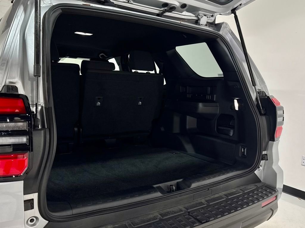 Used 2025 Toyota 4Runner SR5 image 9