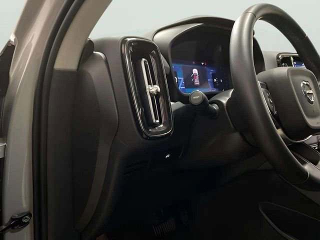 Used 2025 Volvo XC40 B5 Plus image 56