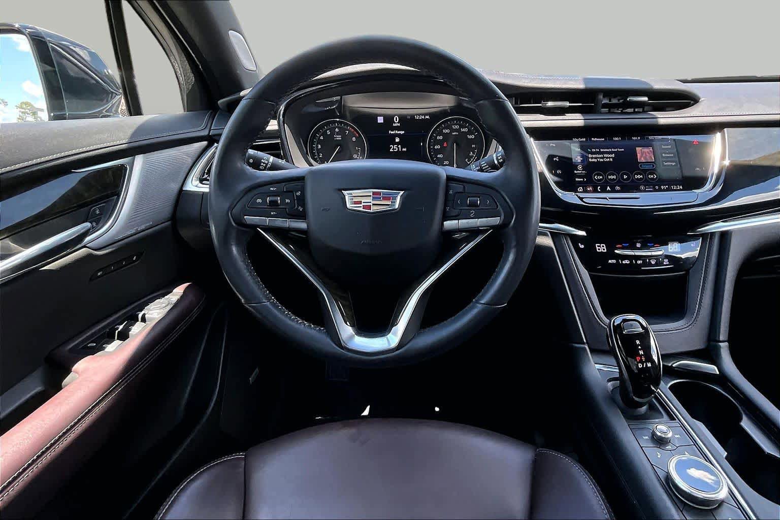 Used 2021 Cadillac XT6 Premium Luxury FWD image 6