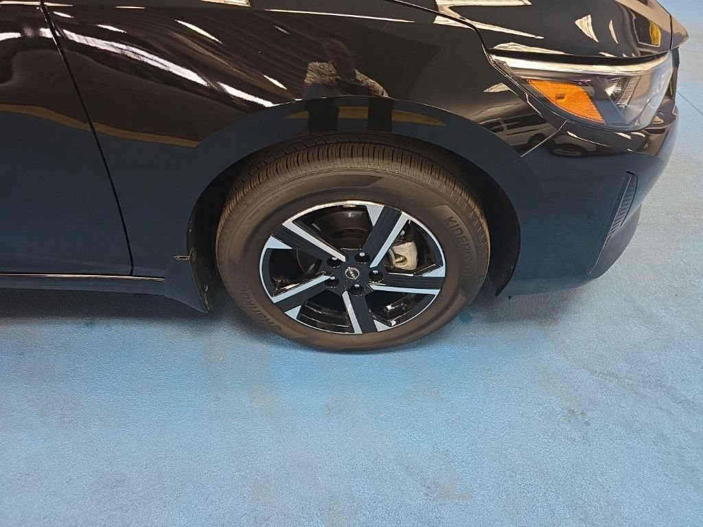 Used 2025 Nissan Sentra SV w/ All-Weather Package FWD image 4