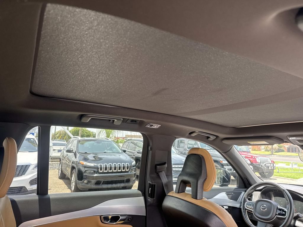 Used 2017 Volvo XC90 T6 Momentum w/ Vision Package AWD/4WD image 12