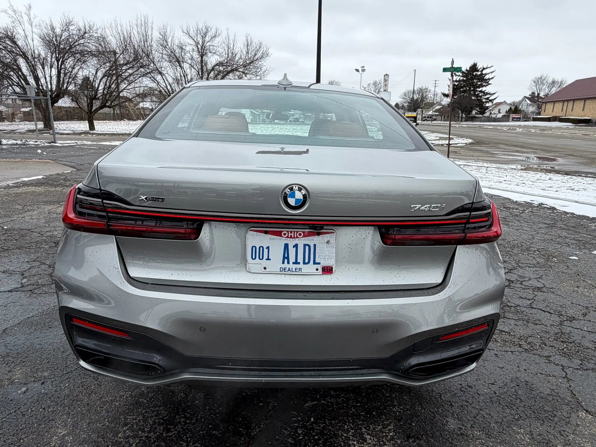 Used 2022 BMW 740i xDrive w/ M Sport Package image 8