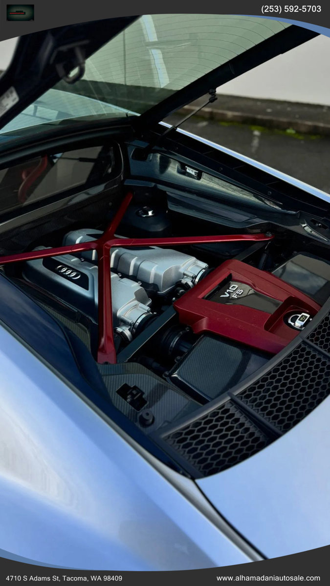 Used 2017 Audi R8 V10 w/ Carbon Exterior Package image 11