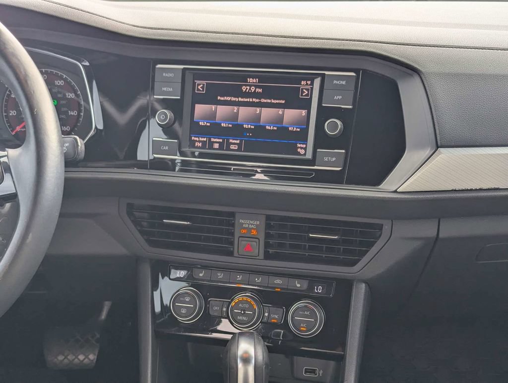 Used 2019 Volkswagen Jetta R-Line FWD image 17