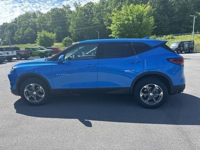 Used 2025 Chevrolet Blazer LT AWD/4WD image 18