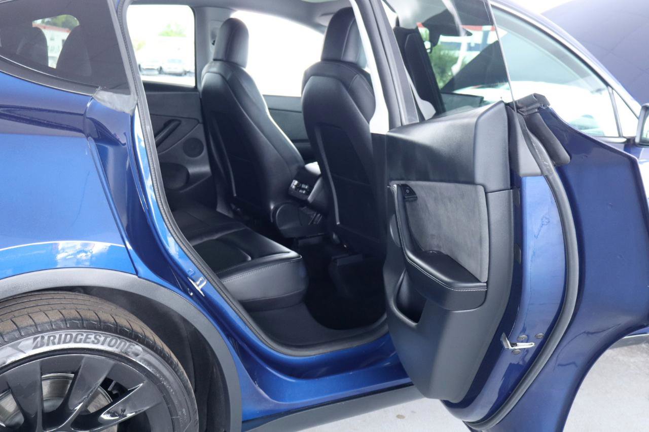 Used 2021 Tesla Model Y Long Range AWD/4WD image 33