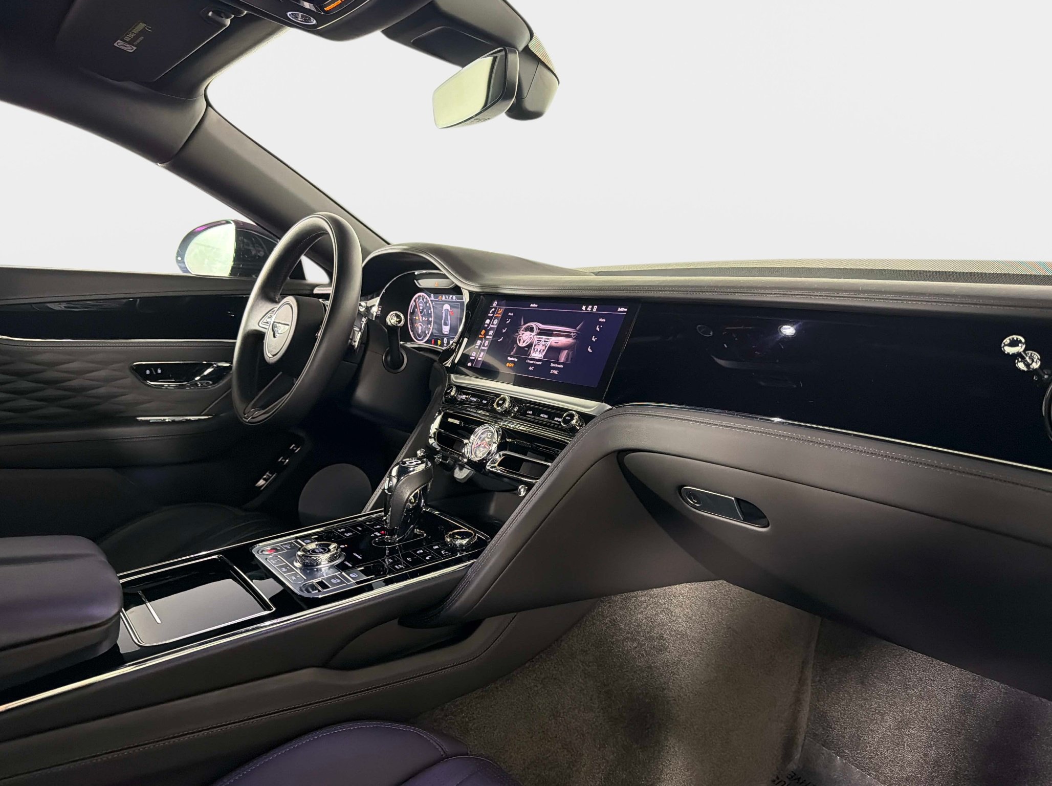 Used 2022 Bentley Flying Spur Plug-In Hybrid AWD/4WD image 22