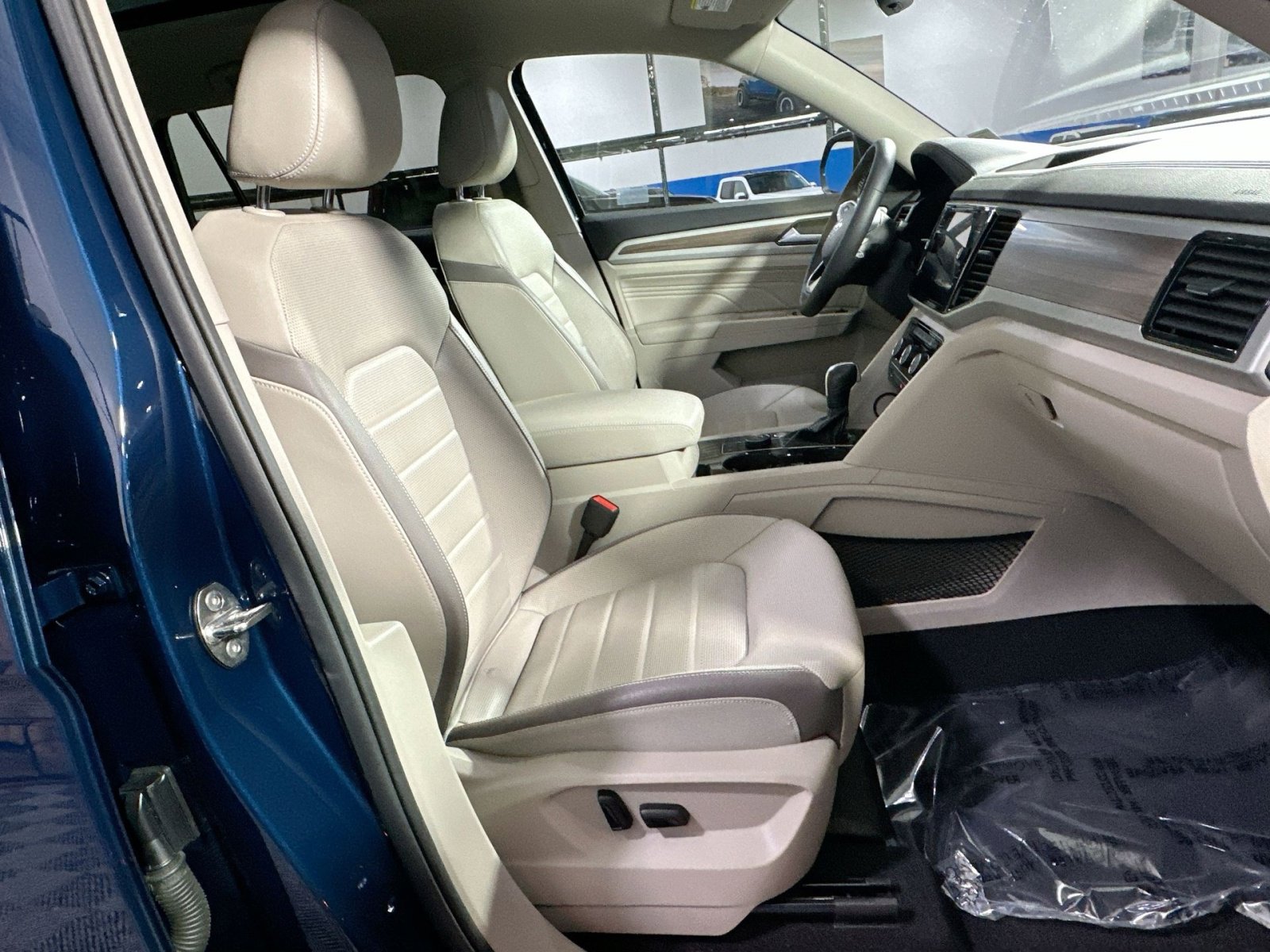 Used 2021 Volkswagen Atlas SEL Premium image 37