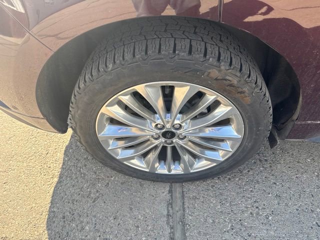 Used 2020 Ford Edge Titanium w/ Equipment Group 301A AWD/4WD image 9