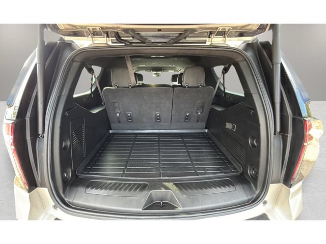 Used 2023 Chevrolet Suburban LT RWD image 31