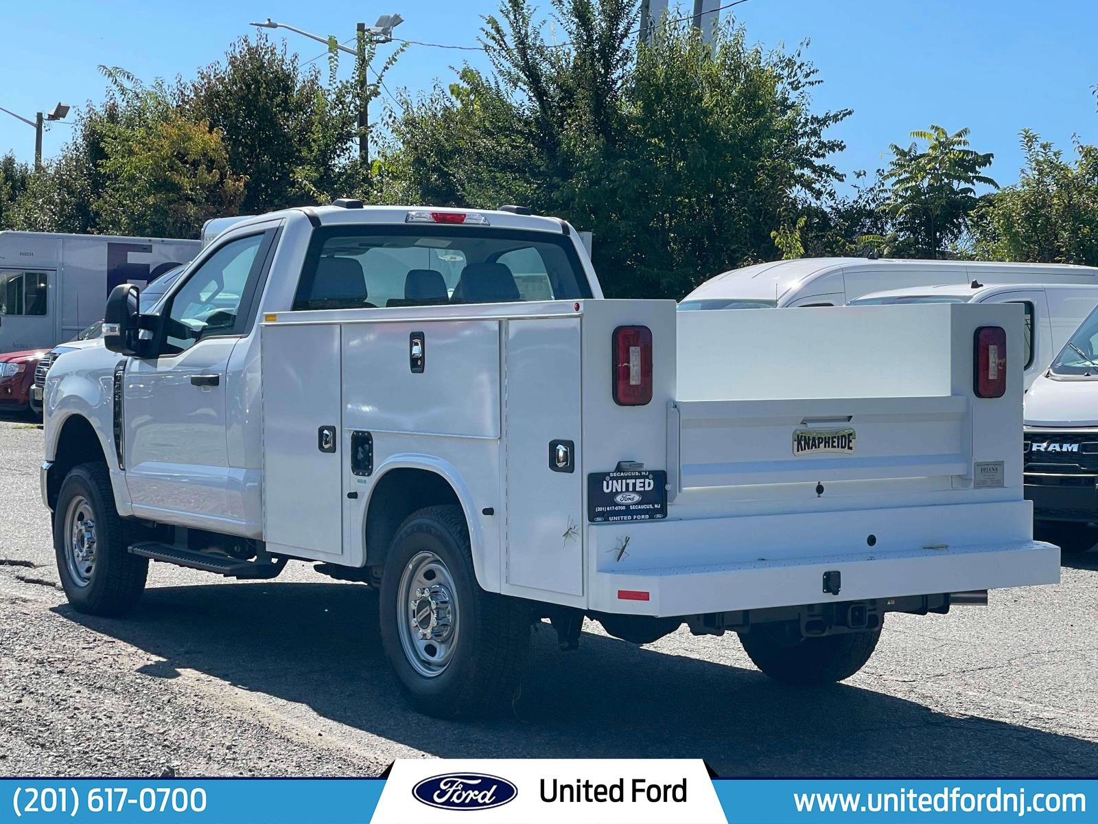 New 2023 Ford F250 XL w/ FX4 Off-Road Package AWD/4WD image 4