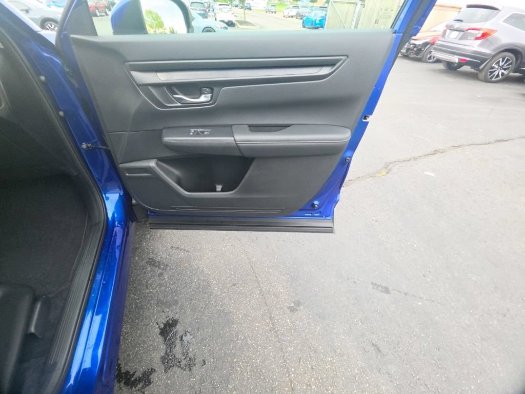 Used 2025 Honda CR-V LX image 30