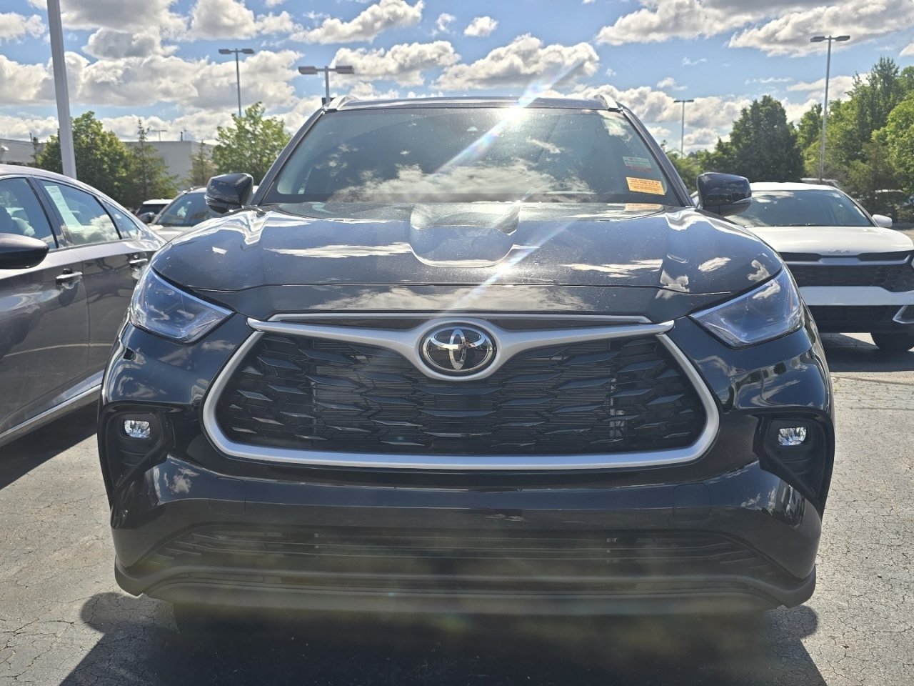 Used 2026 Toyota Highlander XLE AWD/4WD image 8