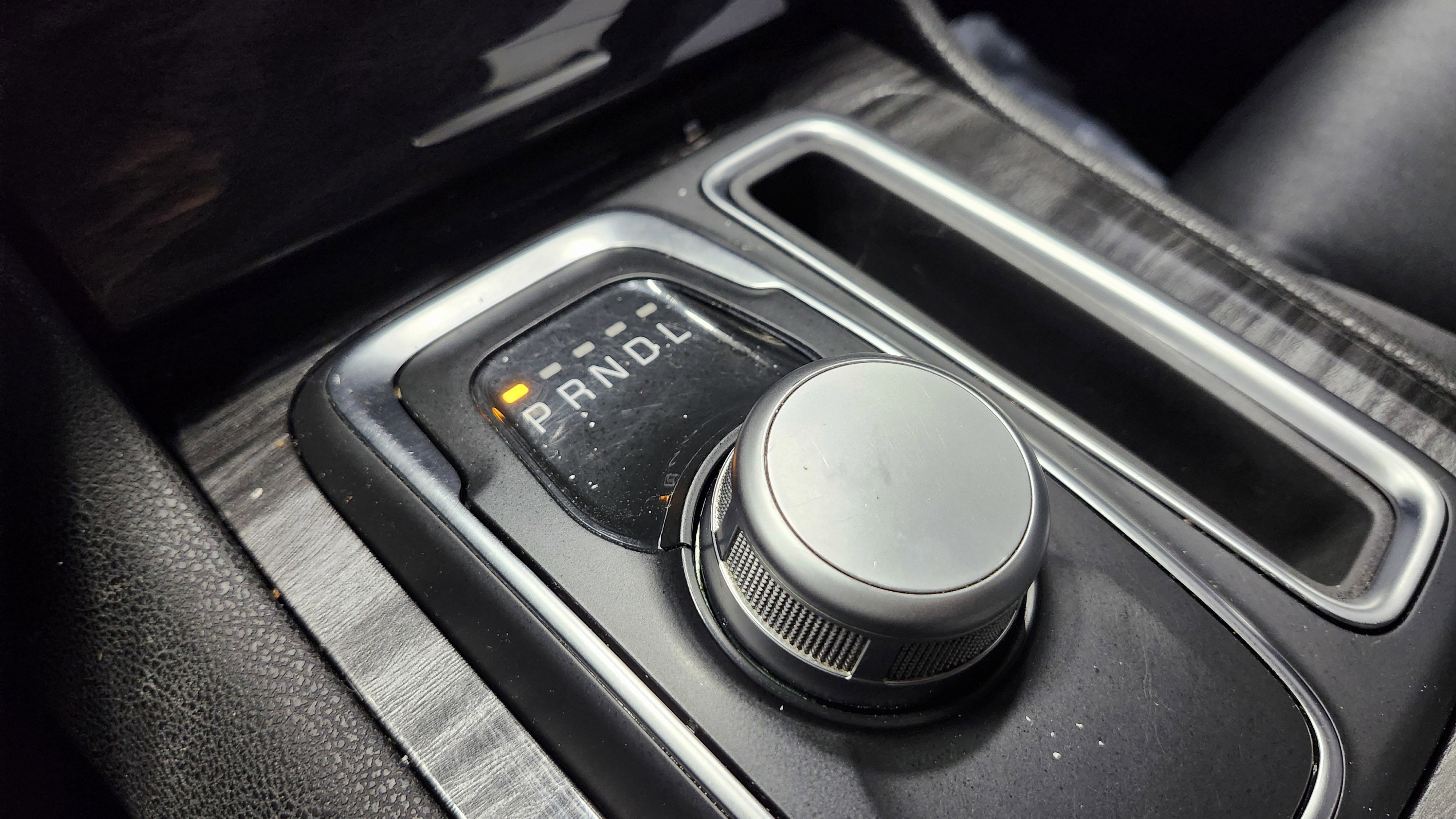 Used 2020 Chrysler 300 Touring w/ Driver Convenience Group image 8