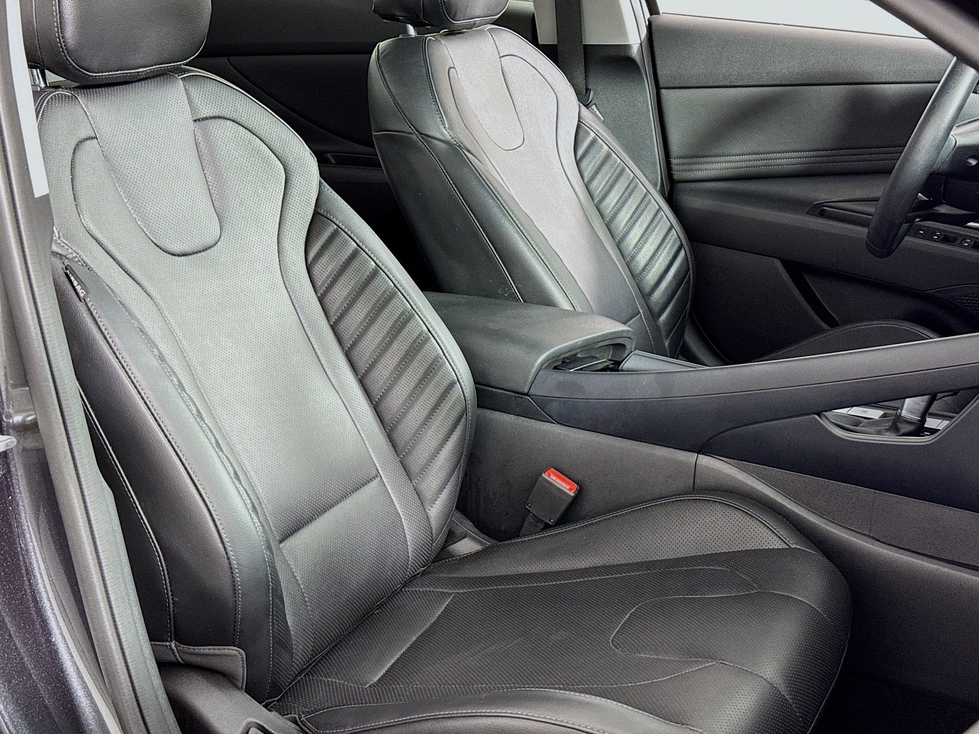 Used 2023 Hyundai Elantra Limited FWD image 38