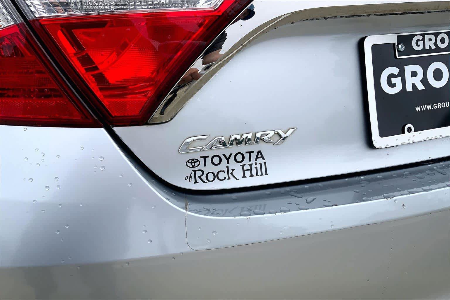 Used 2017 Toyota Camry SE w/ Moonroof Package FWD image 33