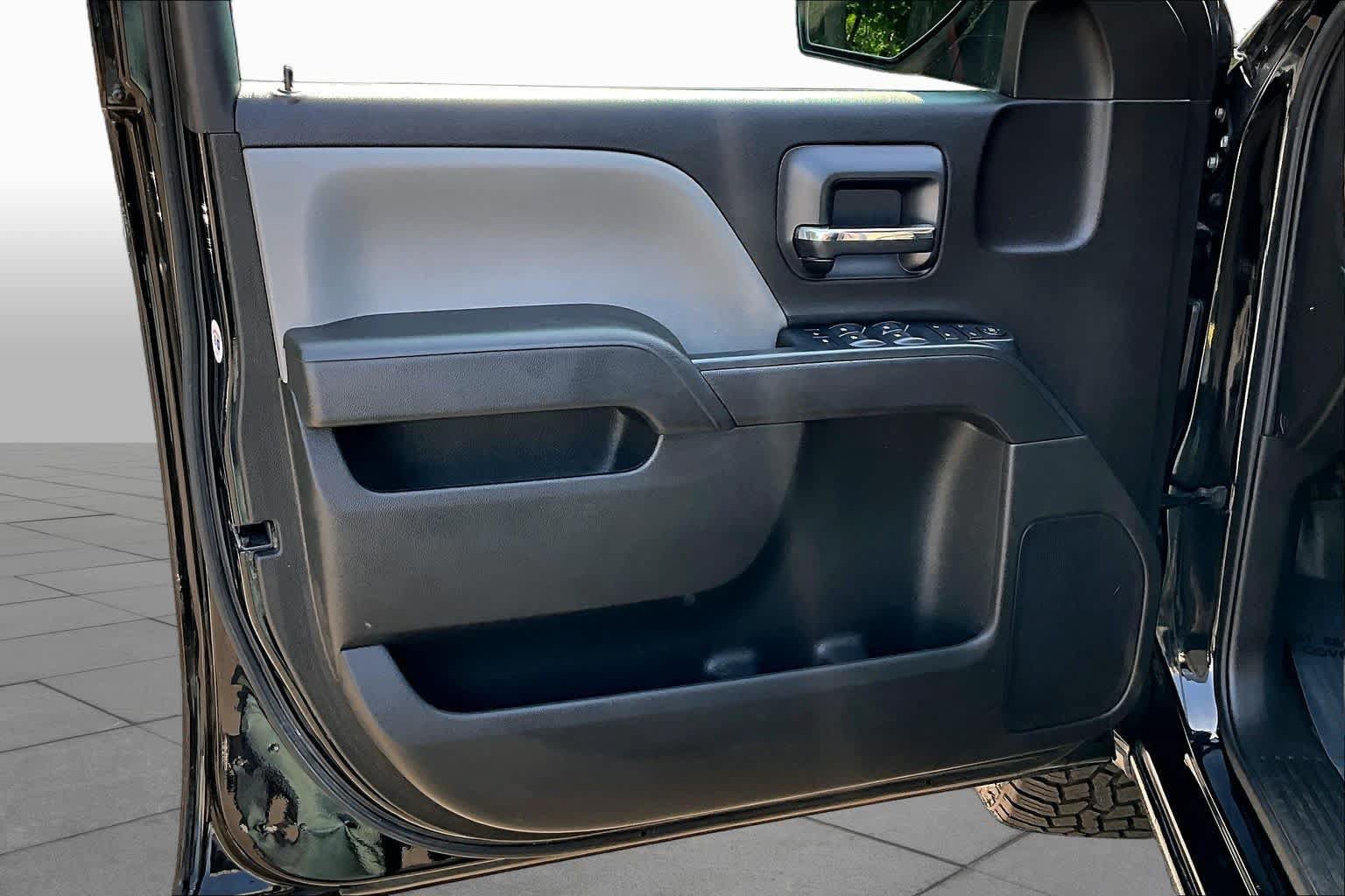 Used 2018 Chevrolet Silverado 1500 Custom w/ Trailering Package AWD/4WD image 21
